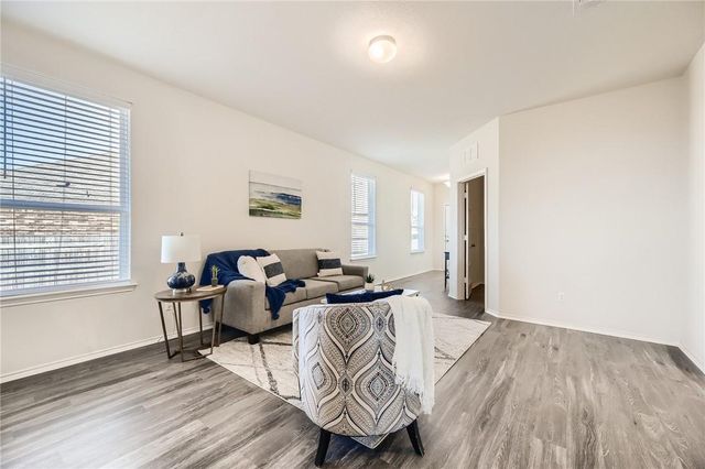 288 Eves Necklace DR, Buda, TX 78610