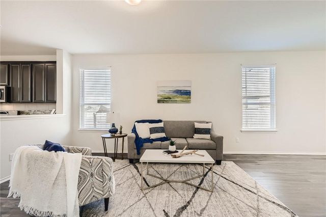 288 Eves Necklace DR, Buda, TX 78610