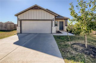 288 Eves Necklace DR, Buda, TX 78610