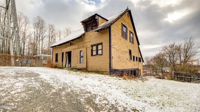 34 N Main Street, Mayfield, NY 12117