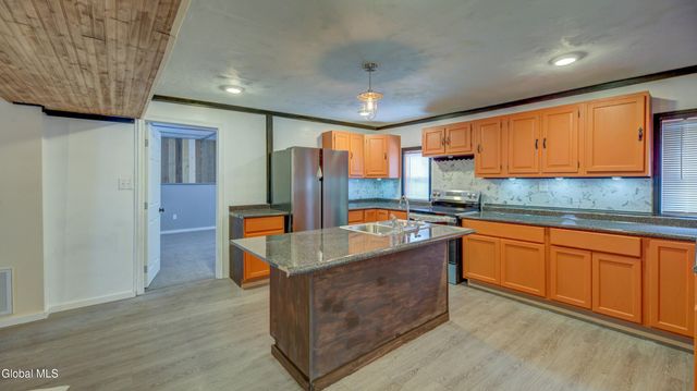 34 N Main Street, Mayfield, NY 12117