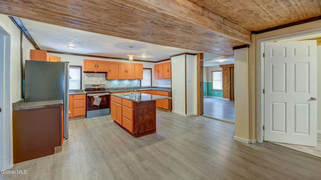 34 N Main Street, Mayfield, NY 12117