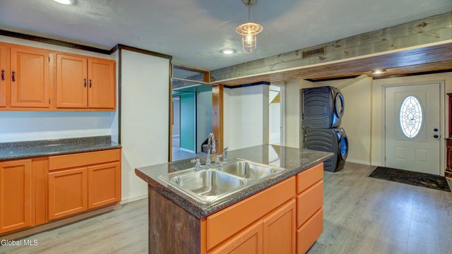 34 N Main Street, Mayfield, NY 12117