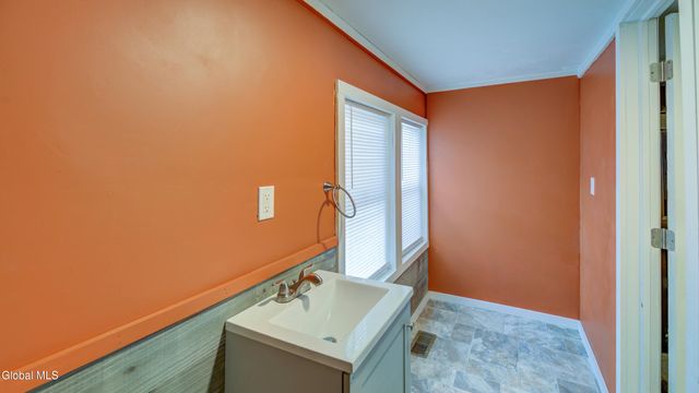 34 N Main Street, Mayfield, NY 12117