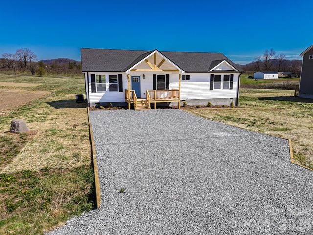 634 Beehive Road, Hendersonville, NC 28792