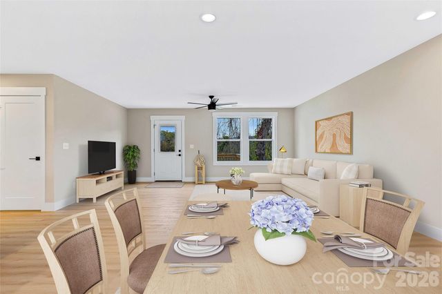 634 Beehive Road, Hendersonville, NC 28792