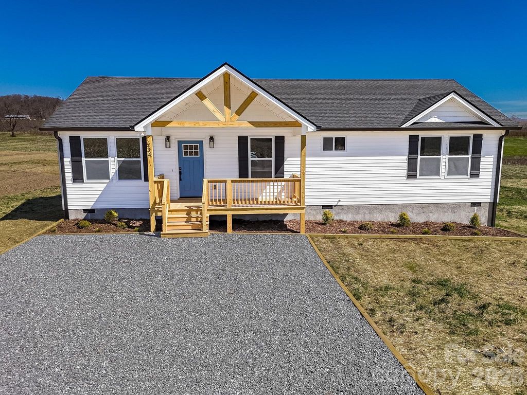 634 Beehive Road, Hendersonville, NC 28792