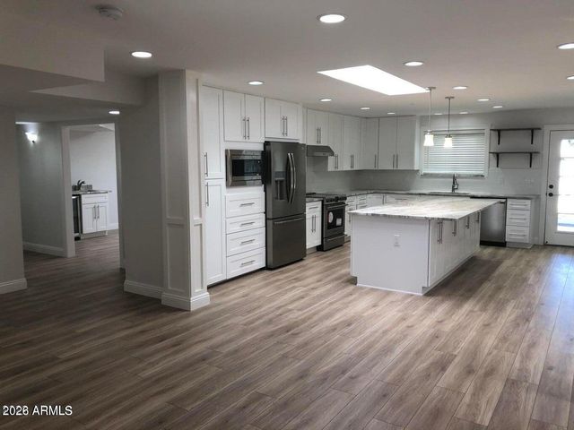 13001 N 65 Drive, Glendale, AZ 85304