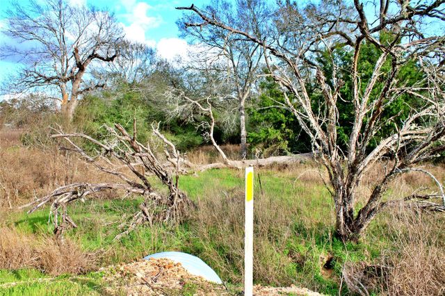 000 Kearney Drive, Columbus, TX 78934