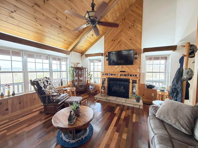 2096 QMC Road, Mountain View, AR 72560