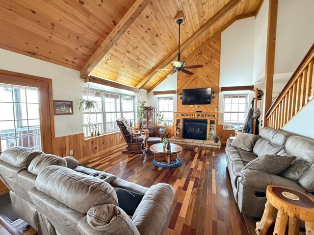 2096 QMC Road, Mountain View, AR 72560