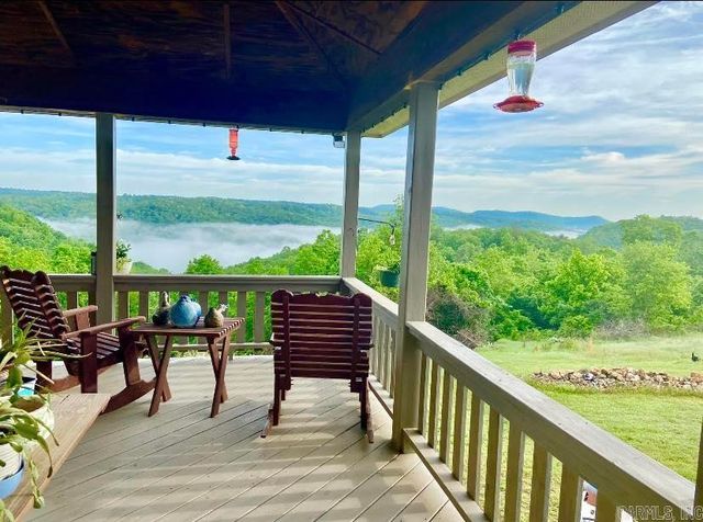 2096 QMC Road, Mountain View, AR 72560