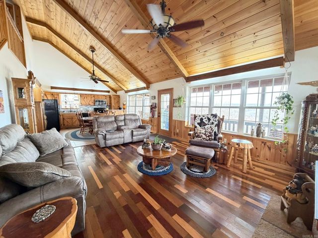 2096 QMC Road, Mountain View, AR 72560