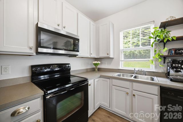 9511 Long Hill Drive, Charlotte, NC 28214