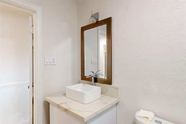 502 Moody Avenue, League City, TX 77573