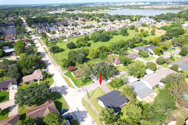 502 Moody Avenue, League City, TX 77573