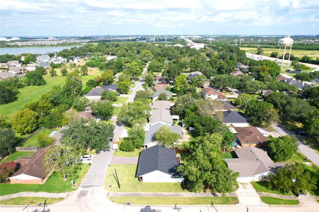 502 Moody Avenue, League City, TX 77573