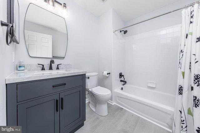 7 CARDIGAN CT, Sewell, NJ 08080