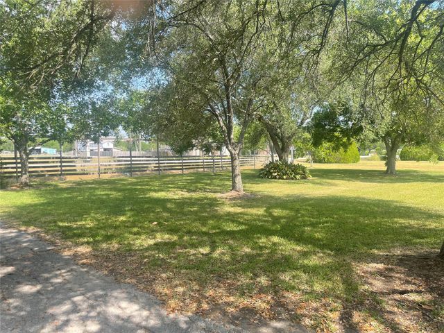 16719 Mclean Road, Pearland, TX 77584