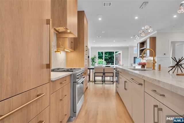 306 Coolidge Avenue, Fort Lee, NJ 07024