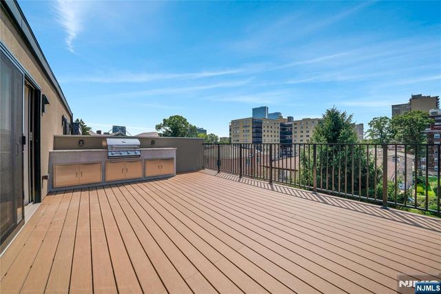 306 Coolidge Avenue, Fort Lee, NJ 07024