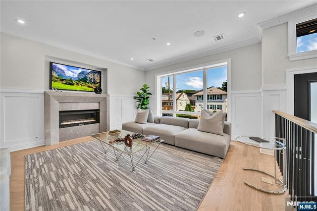 306 Coolidge Avenue, Fort Lee, NJ 07024