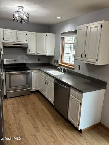 25 Stratton Circle, Troy, NY 12182