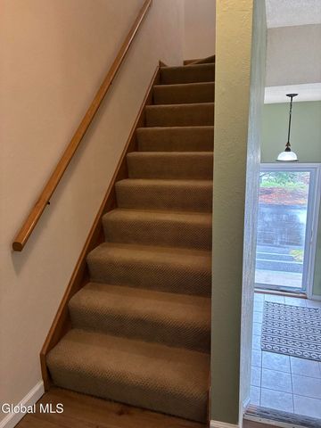 25 Stratton Circle, Troy, NY 12182