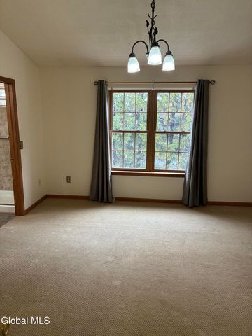 25 Stratton Circle, Troy, NY 12182