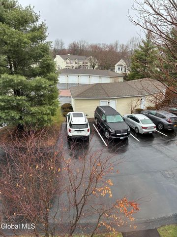 25 Stratton Circle, Troy, NY 12182