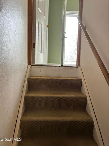 25 Stratton Circle, Troy, NY 12182
