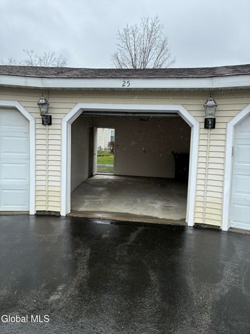 25 Stratton Circle, Troy, NY 12182