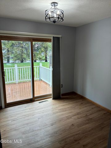 25 Stratton Circle, Troy, NY 12182