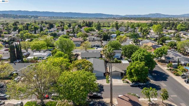 349 Ann Ct, Livermore, CA 94550