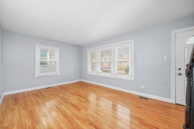 2623 W 96th Place, Evergreen Park, IL 60805