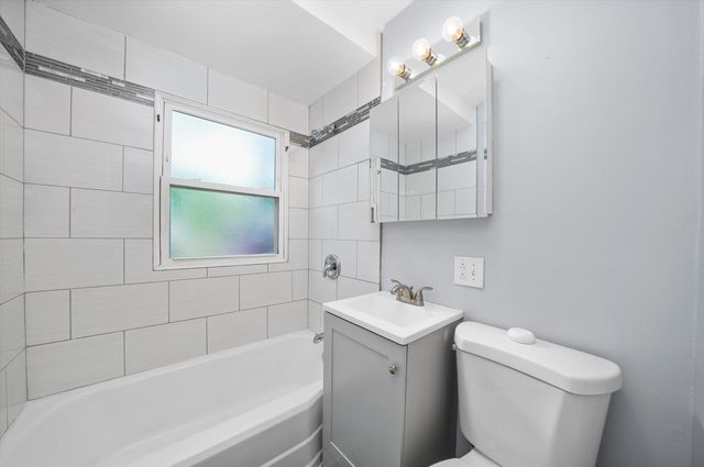 2623 W 96th Place, Evergreen Park, IL 60805