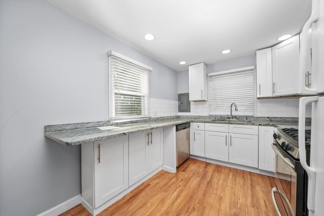 2623 W 96th Place, Evergreen Park, IL 60805