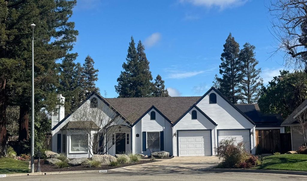 9094 N Cherryhill Lane, Fresno, CA 93720