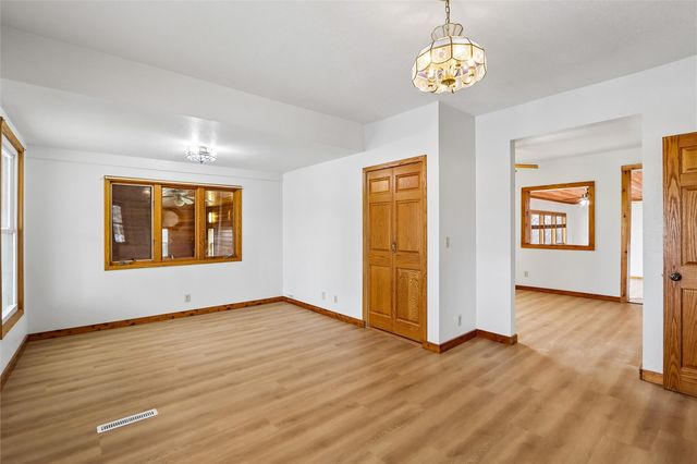 5705 Beverly Road SW, Cedar Rapids, IA 52404