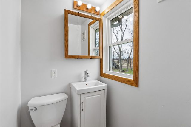5705 Beverly Road SW, Cedar Rapids, IA 52404