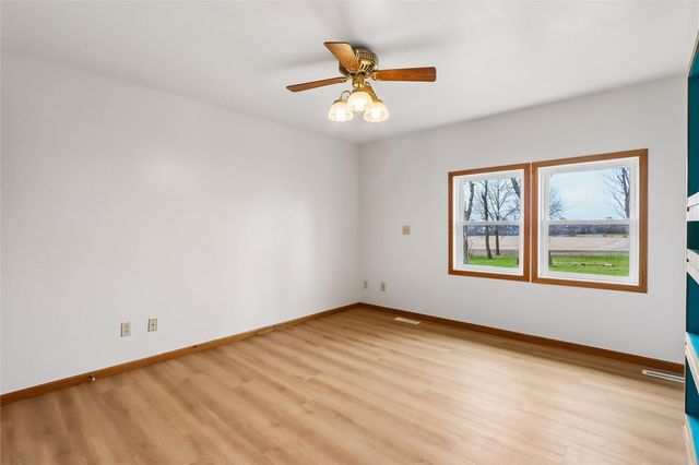 5705 Beverly Road SW, Cedar Rapids, IA 52404