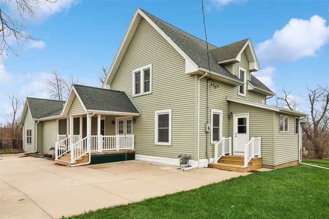 5705 Beverly Road SW, Cedar Rapids, IA 52404