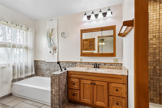 5705 Beverly Road SW, Cedar Rapids, IA 52404