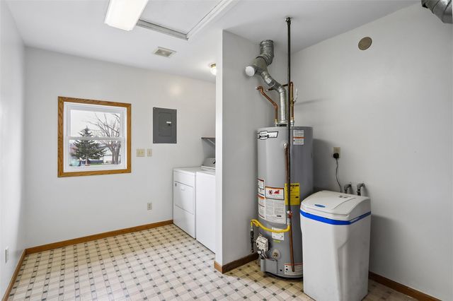 5705 Beverly Road SW, Cedar Rapids, IA 52404