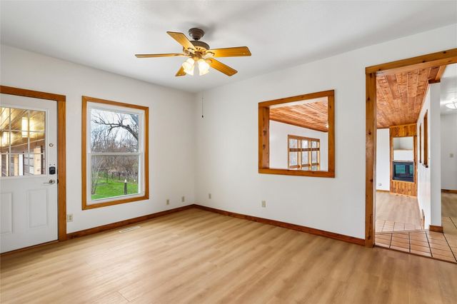 5705 Beverly Road SW, Cedar Rapids, IA 52404