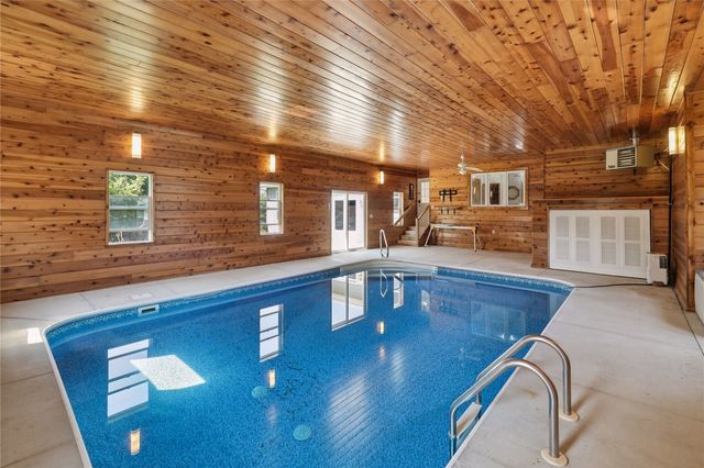 5705 Beverly Road SW, Cedar Rapids, IA 52404