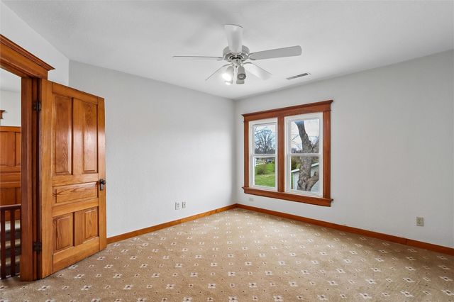 5705 Beverly Road SW, Cedar Rapids, IA 52404