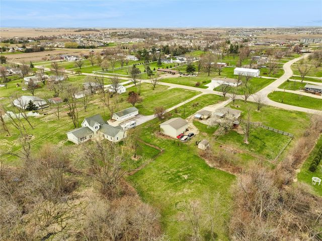 5705 Beverly Road SW, Cedar Rapids, IA 52404