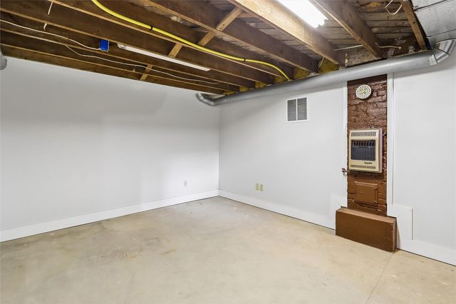 5705 Beverly Road SW, Cedar Rapids, IA 52404