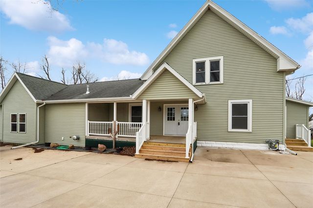 5705 Beverly Road SW, Cedar Rapids, IA 52404